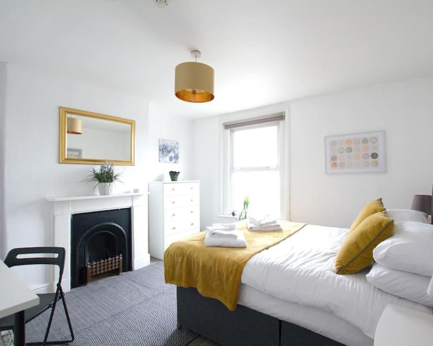 City Centre 4 Bedroom House Winchester Dış mekan fotoğraf