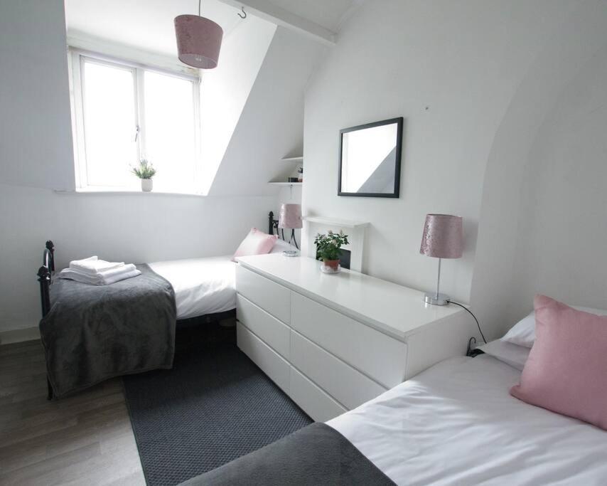 City Centre 4 Bedroom House Winchester Dış mekan fotoğraf
