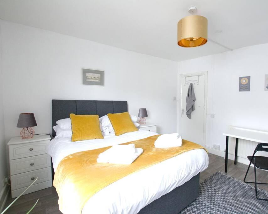 City Centre 4 Bedroom House Winchester Dış mekan fotoğraf