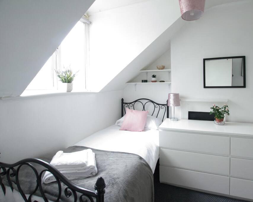 City Centre 4 Bedroom House Winchester Dış mekan fotoğraf