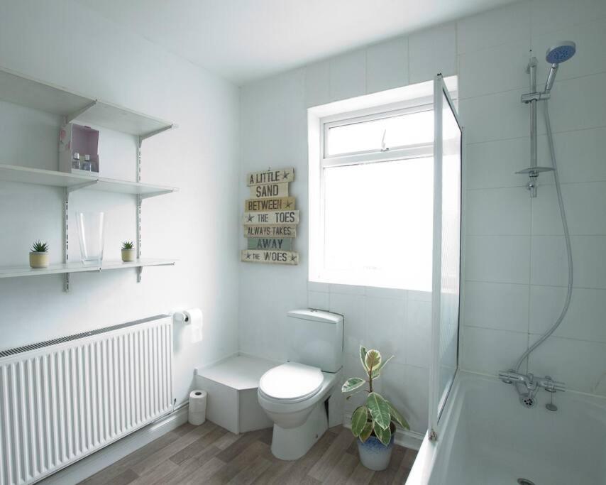 City Centre 4 Bedroom House Winchester Dış mekan fotoğraf